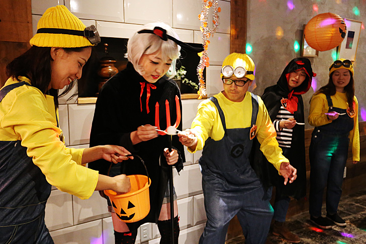 ハロウィンゲーム 目玉運びリレー